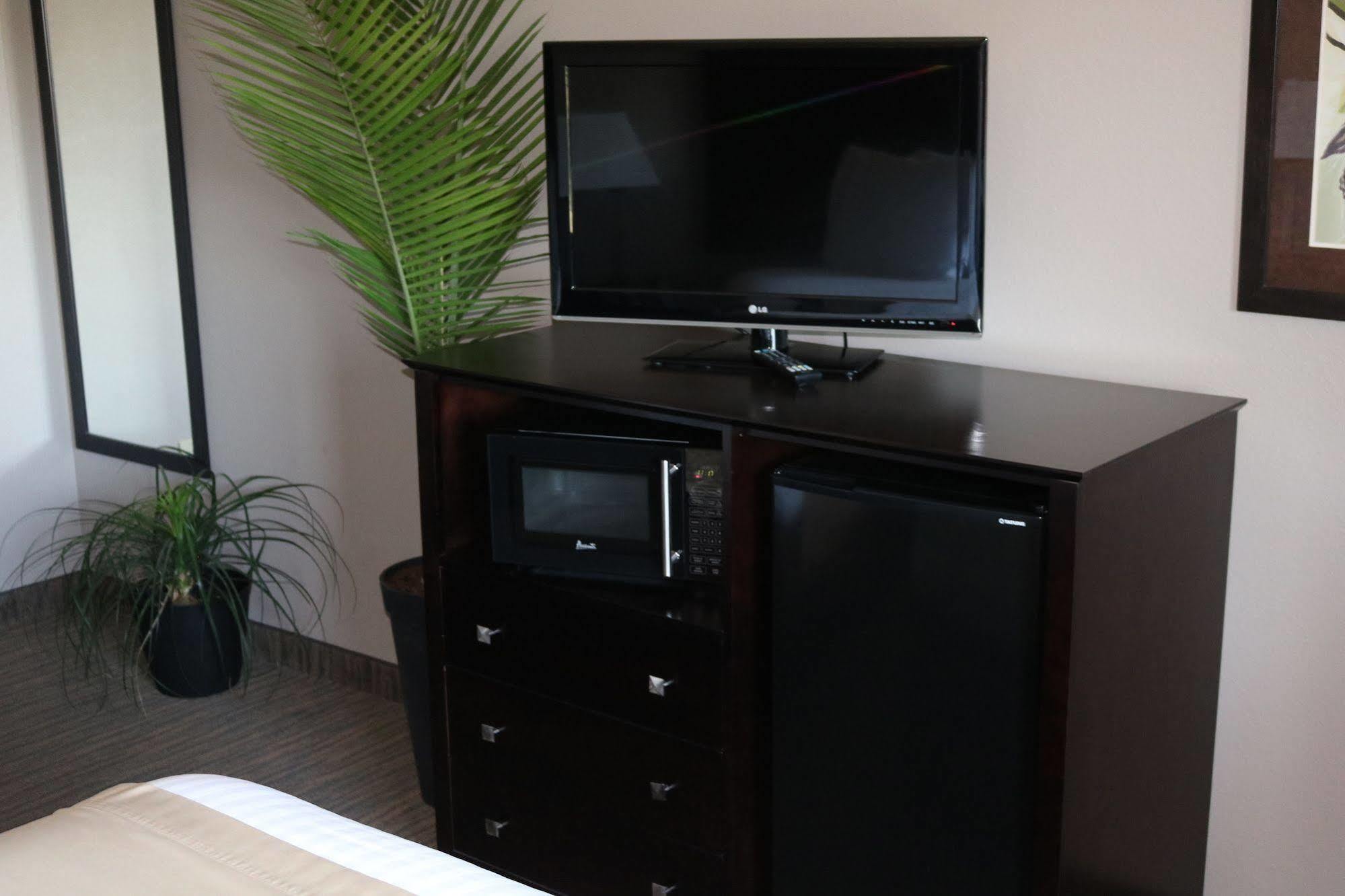 Qube Hotel - Polk City Екстер'єр фото